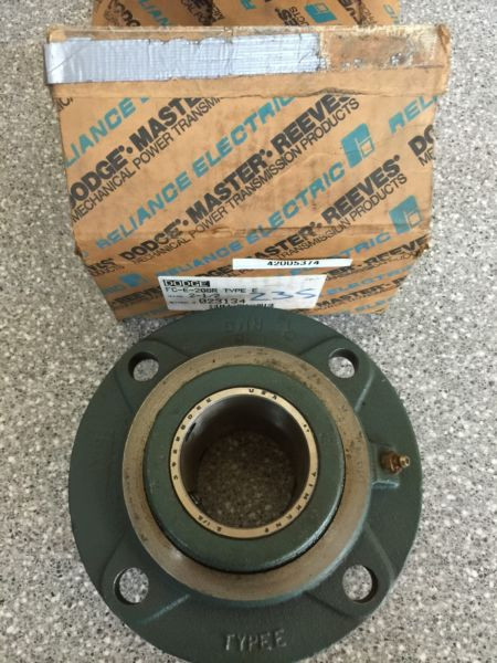 DODGE FCE208R 4-BOLT PILOTED FLANGE BEARING 2-12 BORE FC-E-208R 023134